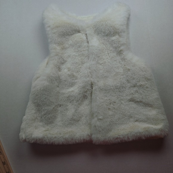 Isaac Mizrahi Toddler Girl's Winter White‎ Faux Fur Vest Jacket Size 2T  Open - Picture 1 of 7